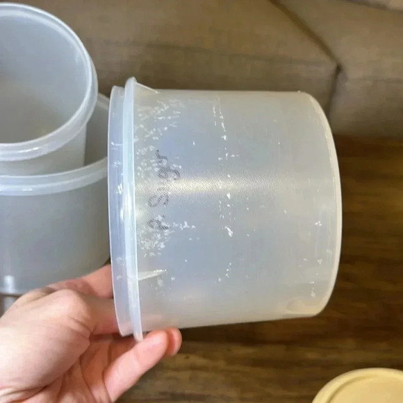 6 ct Tupperware 6 piece bundle plastic bowls/containers w/lids - Picture 9 of 10